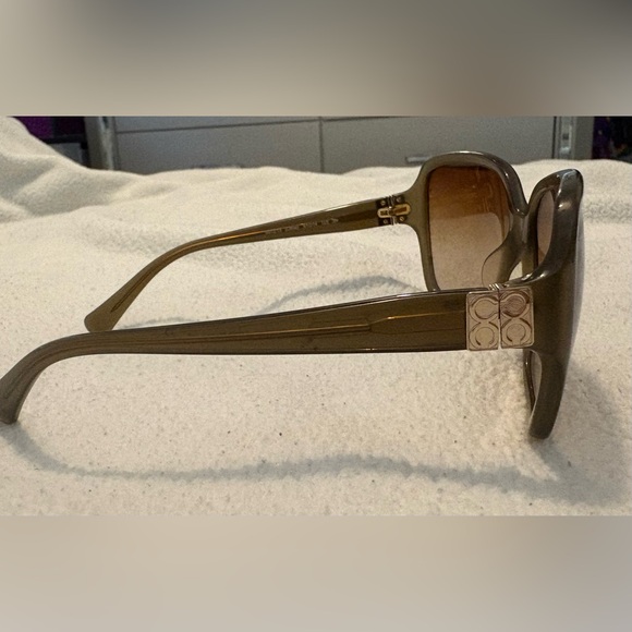 Coach Bella Sunglasses - Picture 4 of 11
